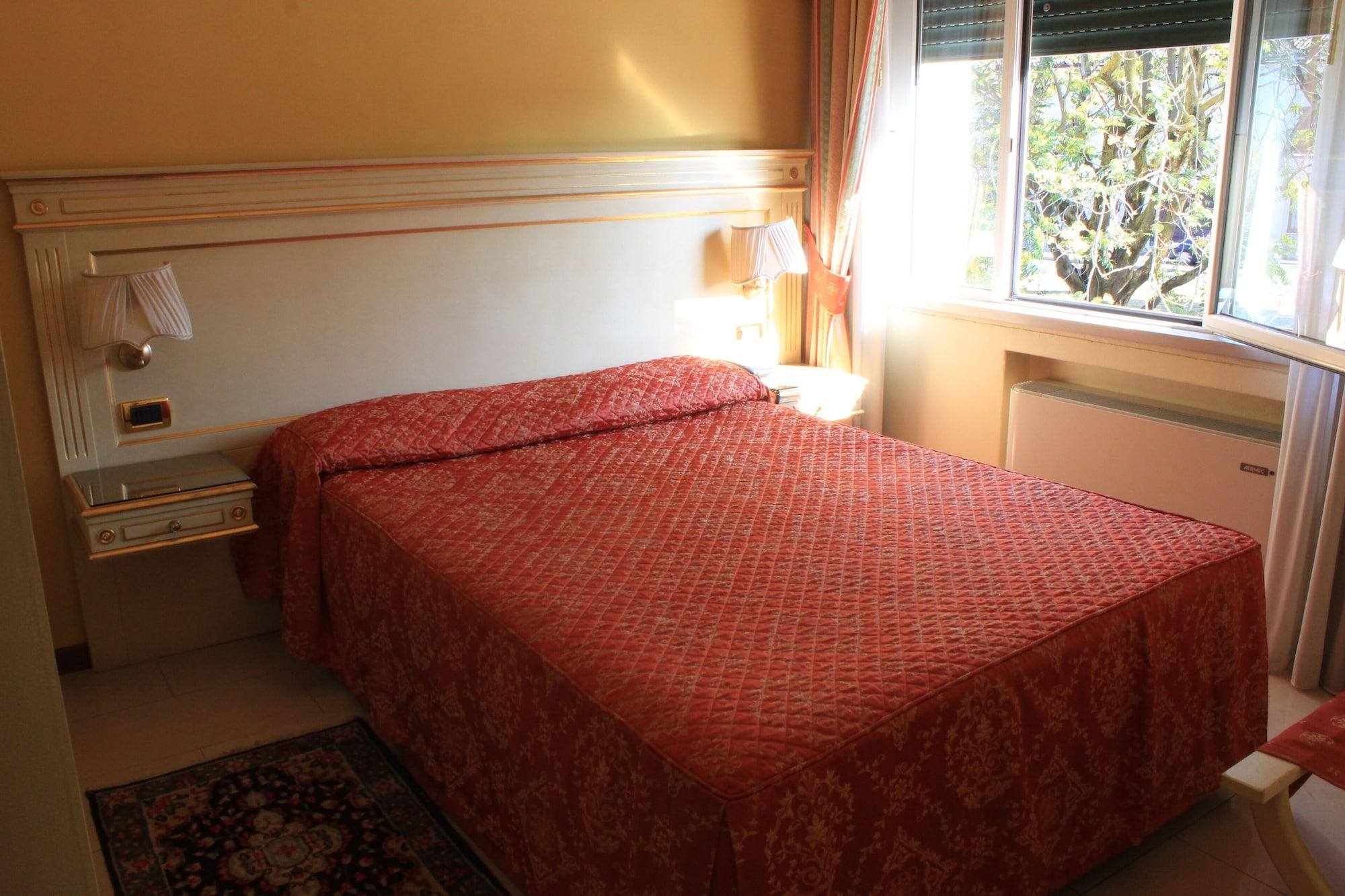 Hotel Estée Desenzano del Garda Exterior foto
