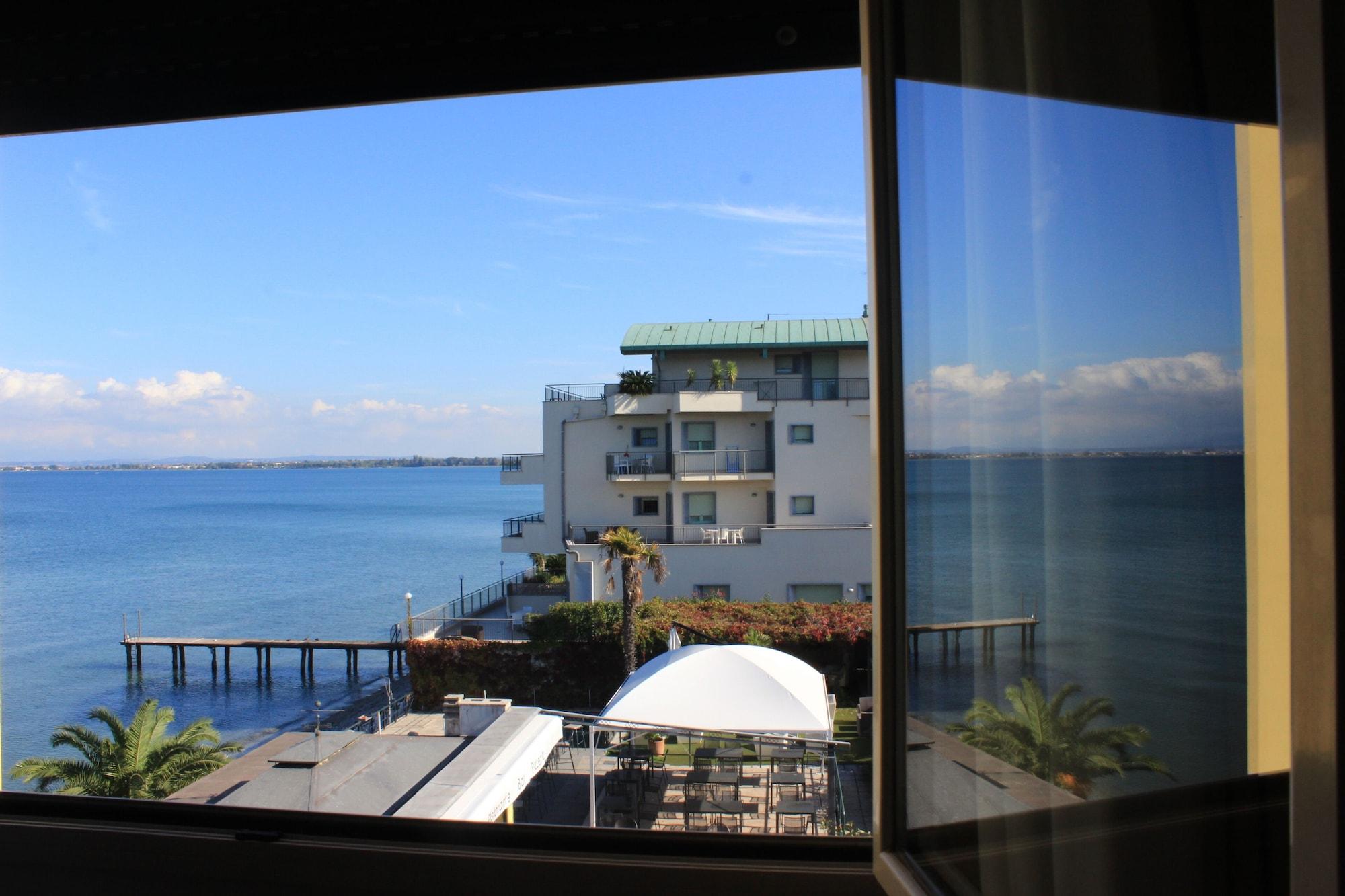 Hotel Estée Desenzano del Garda Exterior foto