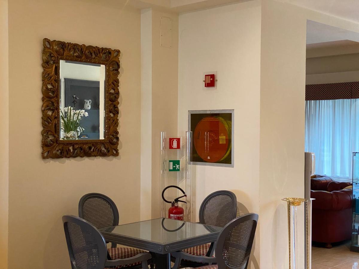 Hotel Estée Desenzano del Garda Exterior foto