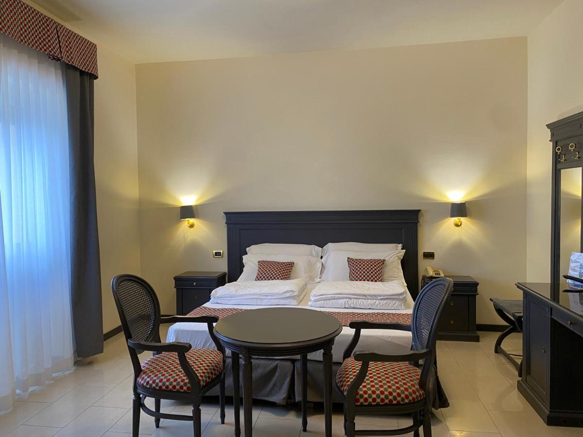 Hotel Estée Desenzano del Garda Exterior foto