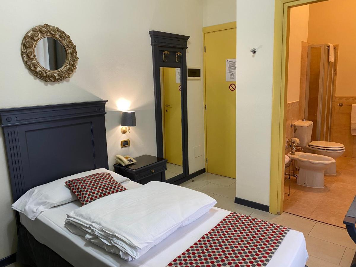 Hotel Estée Desenzano del Garda Exterior foto